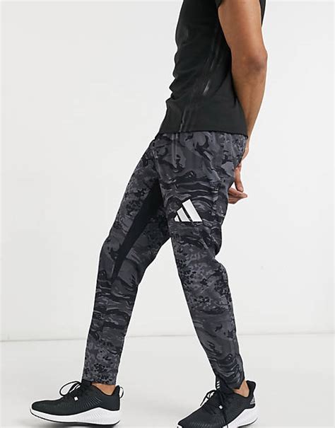 adidas joggers mannen|adidas 3 bar joggers.